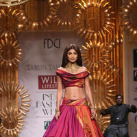 Shilpa Shetty - Promotion of film Dishkiyaoon at the Wills Lifestyle India Fashion Week 2014 Photos | Picture 734980