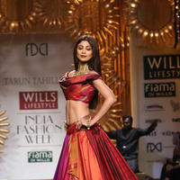 Shilpa Shetty - Promotion of film Dishkiyaoon at the Wills Lifestyle India Fashion Week 2014 Photos | Picture 734985