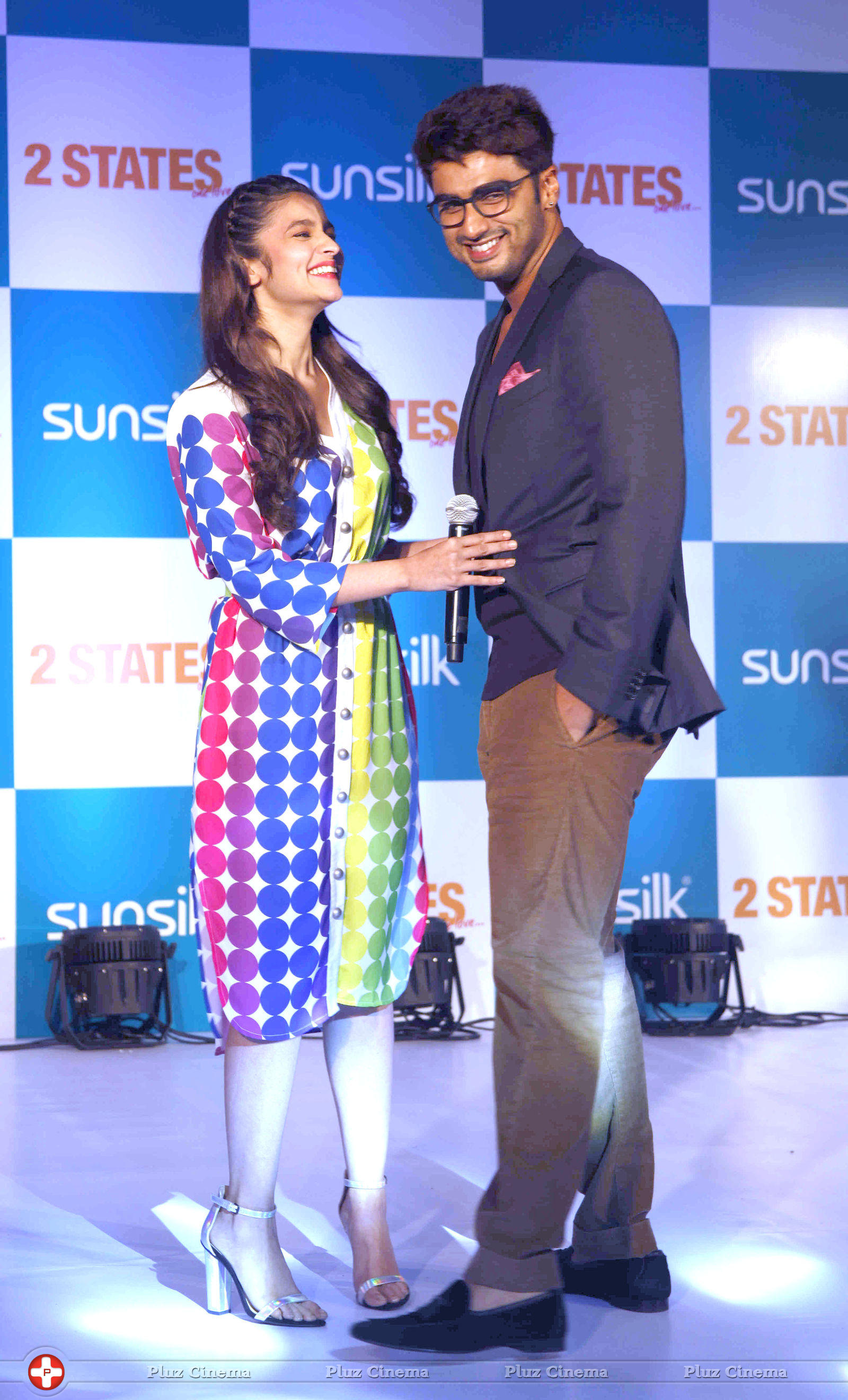 Arjun Kapoor & Alia Bhatt promotes film 2 States Photos | Picture 736975