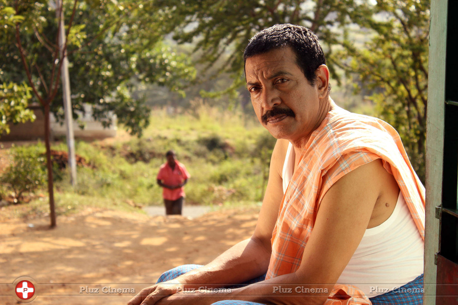 Nizhalgal Ravi - Ennam Puthu Vannam Movie Stills | Picture 737830