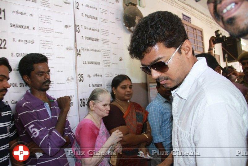 Vijay - Stars at April 2014 Elections Photos | Picture 747694