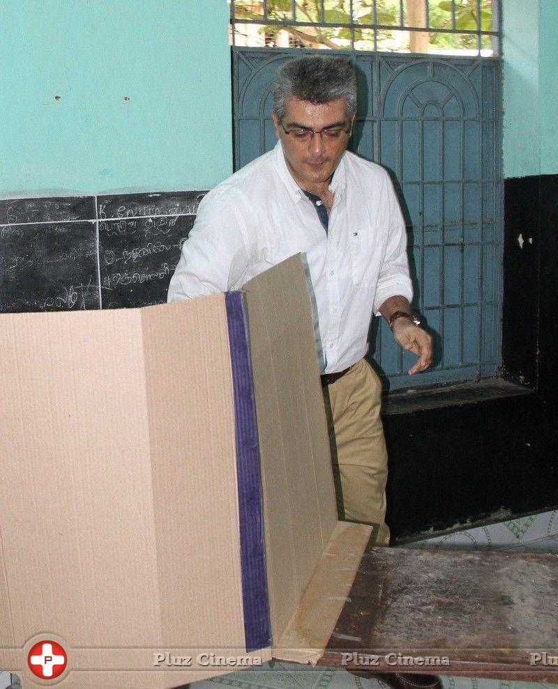 Ajith - Stars at April 2014 Elections Photos | Picture 747713