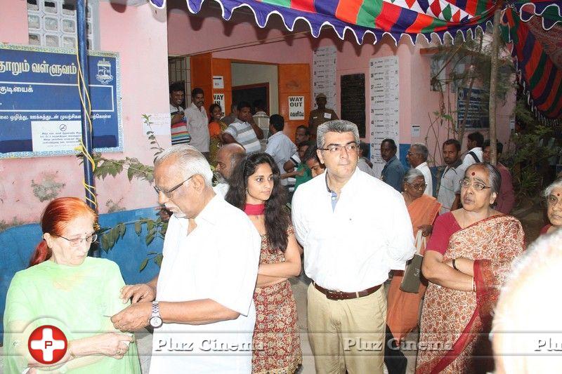 Stars at April 2014 Elections Photos | Picture 747715