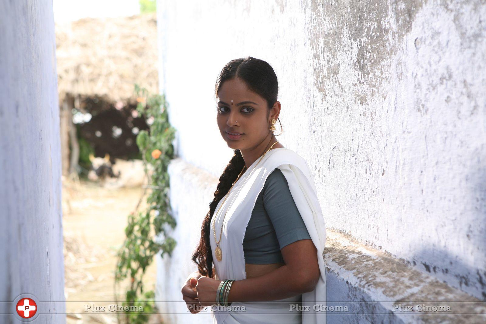 Nandita Swetha - Mundasupatti Movie Stills | Picture 749543