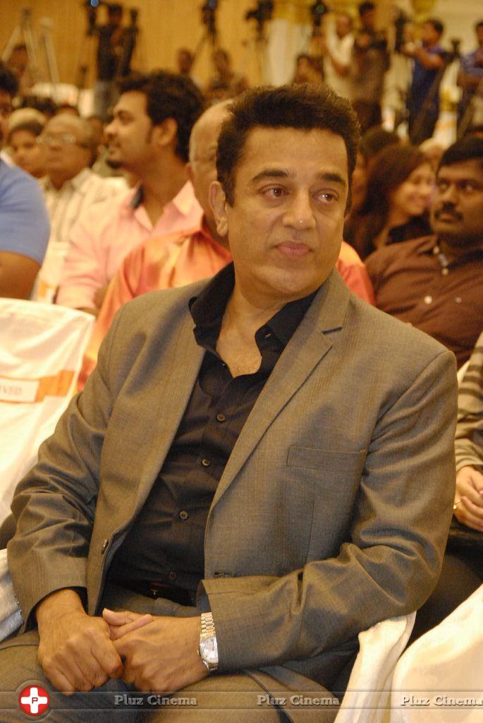 Kamal Haasan - Felicitation to Padma Bhushan Dr. Kamal Haasan by Chief Guest Dr.K.Rosaiah Governor of Tamil Nadu Photos | Picture 788287