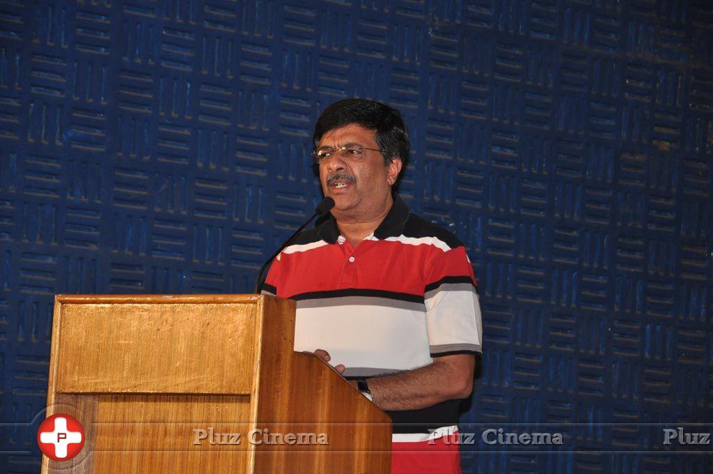 Y. G. Mahendran - Irukku Aana Illa Movie Press Meet Stills | Picture 710883