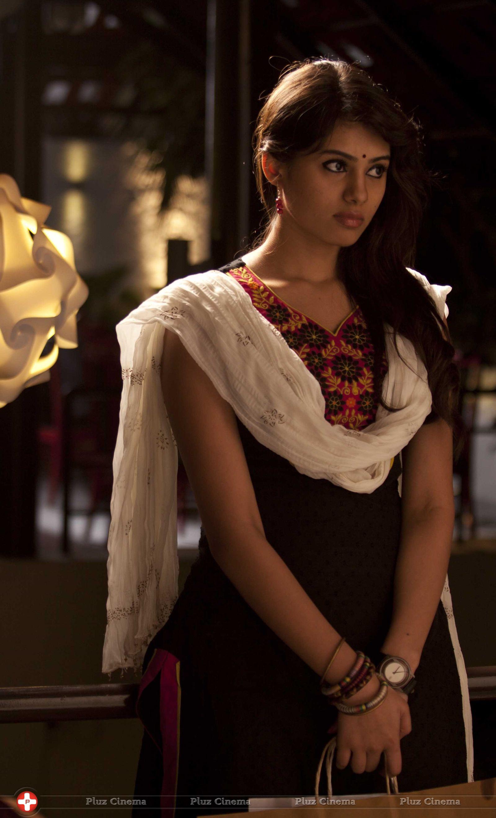 Lucia Movie Heroine Deepa Sannidhi Spicy Photo Shoot | Picture 711378
