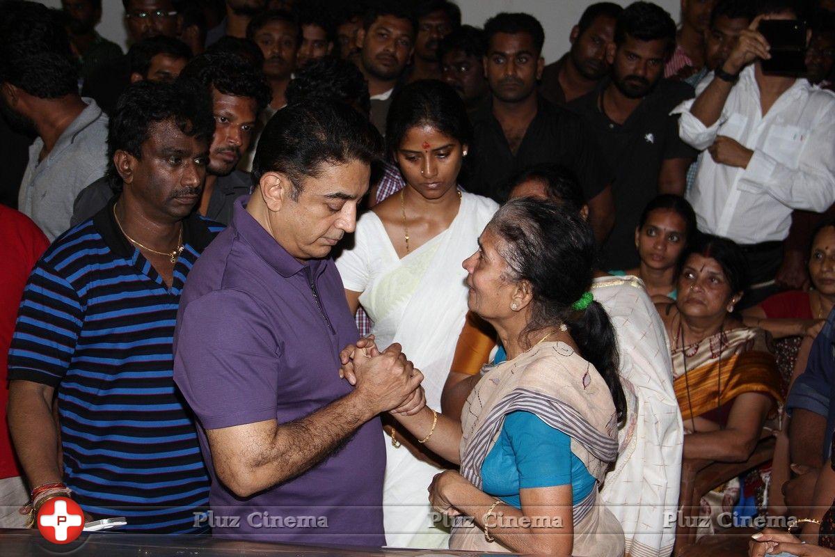 Kamal Haasan - Celebrities Mourn Over Legendary Filmmaker Balu Mahendra's Death Photos | Picture 712157