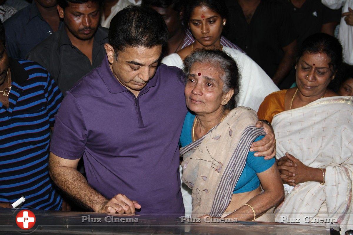 Kamal Haasan - Celebrities Mourn Over Legendary Filmmaker Balu Mahendra's Death Photos | Picture 712160