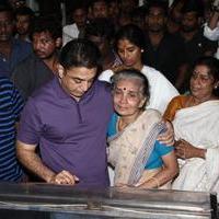 Kamal Haasan - Celebrities Mourn Over Legendary Filmmaker Balu Mahendra's Death Photos