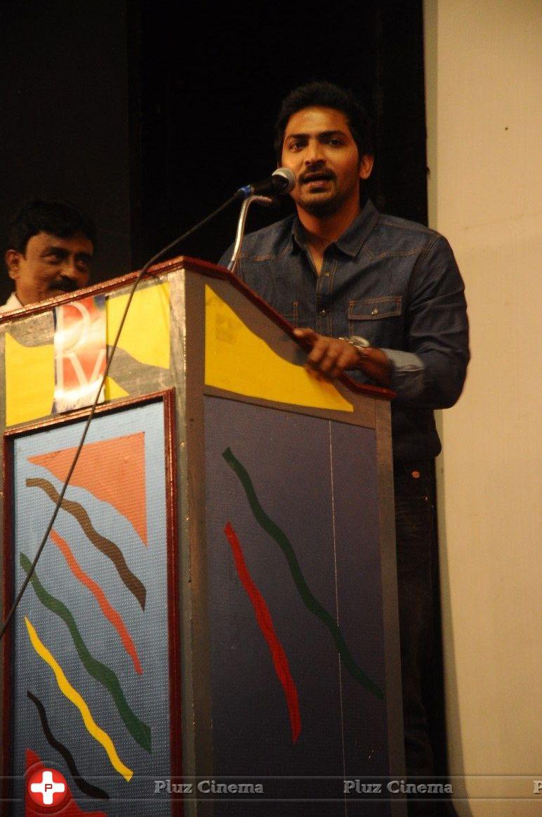 Vaibhav Reddy - Nee Enge En Anbe Movie Trailer Press Meet Photos | Picture 712659
