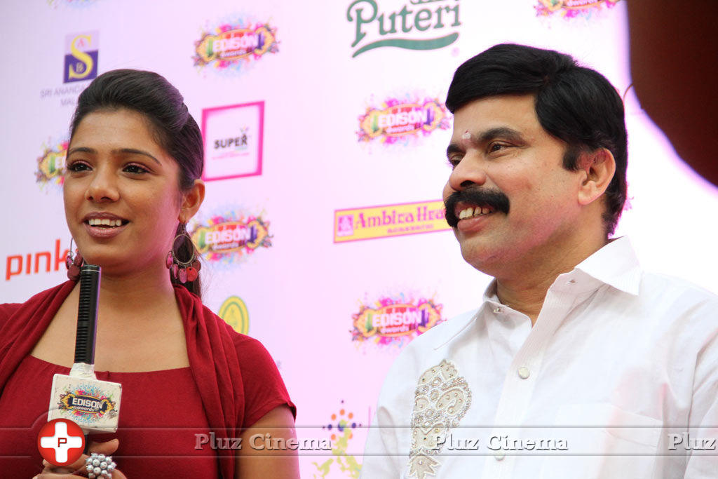 Celebrities at Edison Award 2014 Photos | Picture 714190
