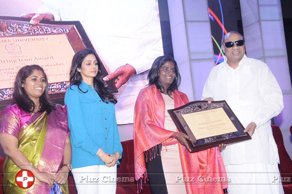 Sridevi receives Inspiring Icon award from Sathyabama University Photos | Picture 717705