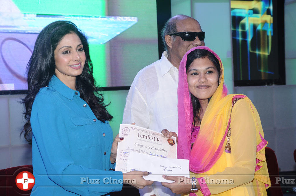 Sridevi receives Inspiring Icon award from Sathyabama University Photos | Picture 717713