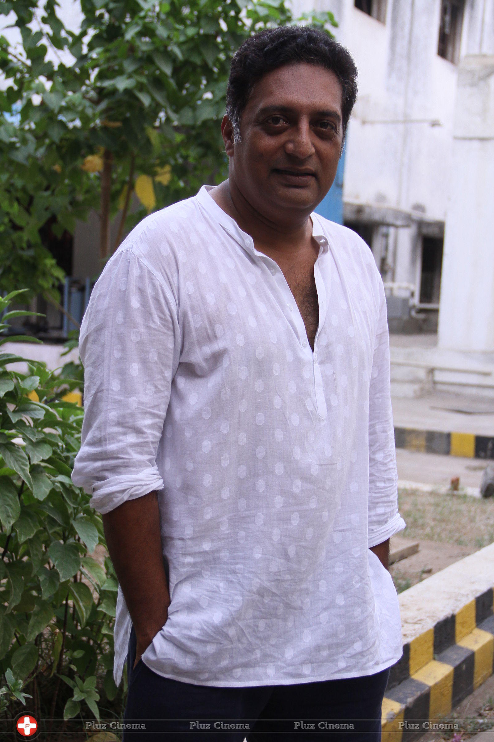 Prakash Raj - Un Samayal Arayil Movie Press Meet Photos | Picture 762133
