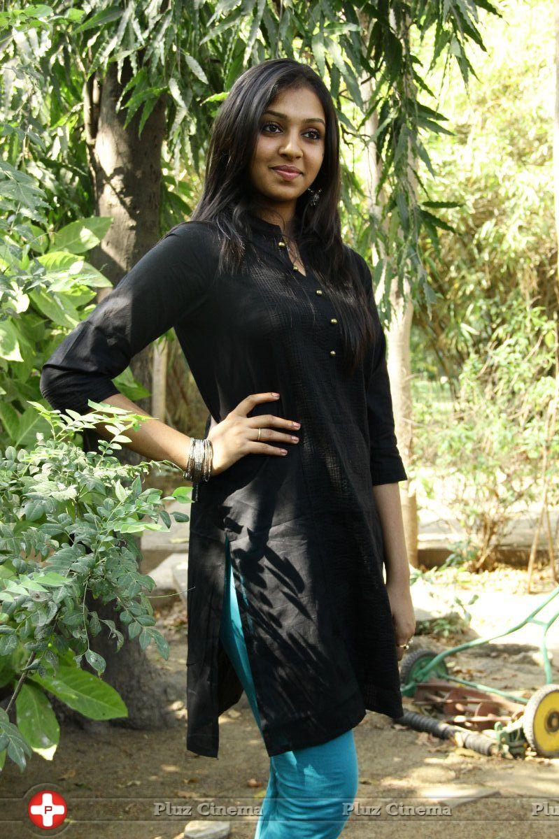 Lakshmi Menon - Jigarthanda Movie Press Meet Photos | Picture 722645