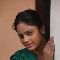Nandita Swetha - Nalanum Nandhiniyum Movie Photos