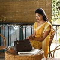 Bindu Madhavi - Tamilukku En Ondrai Aluthavum Movie Photos | Picture 755521