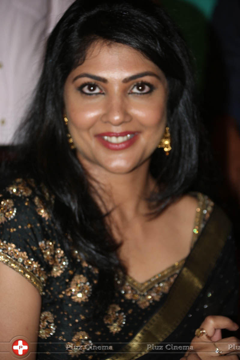Kamalinee Mukherjee at Govindudu Andarivadele Trailer Launch Photos | Picture 792750