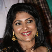 Kamalinee Mukherjee at Govindudu Andarivadele Trailer Launch Photos | Picture 792760