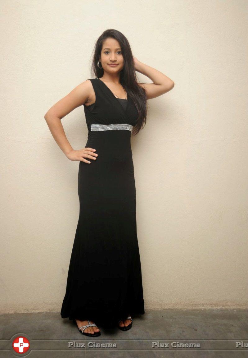 Santoshi Sharma Hot in Black Stills | Picture 796581