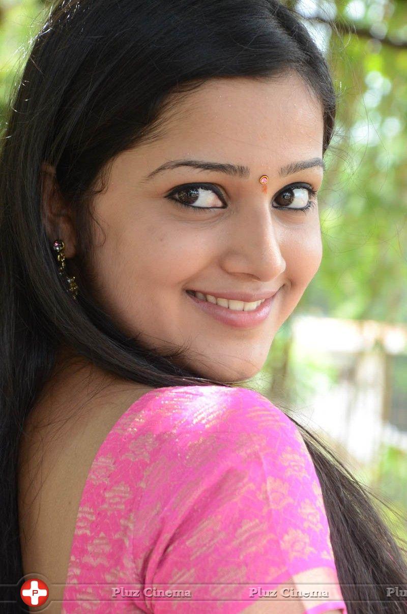 Samskruthy Shenoy in Pink Saree Photos | Picture 796962