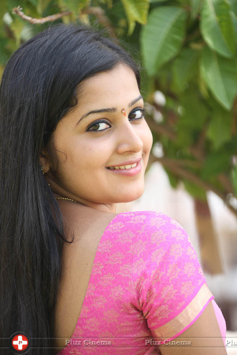 Samskruthy Shenoy in Pink Saree Photos | Picture 797011
