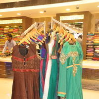 Anjali (Actress) - Anjali Launches Priyanka Shopping Mall Stills | Picture 762507
