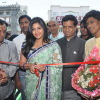 Anjali (Actress) - Anjali Launches Priyanka Shopping Mall Stills | Picture 762515