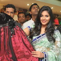 Anjali (Actress) - Anjali Launches Priyanka Shopping Mall Stills | Picture 762551