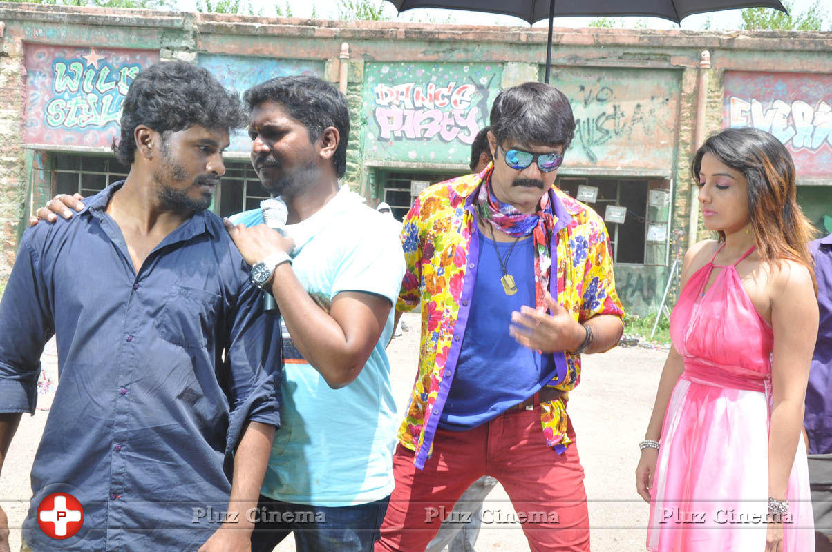 Dhee Ante Dhee Movie Working Stills | Picture 825029