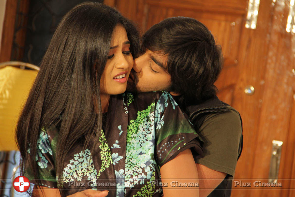 Toll Free No 143 Movie Photos | Picture 836515